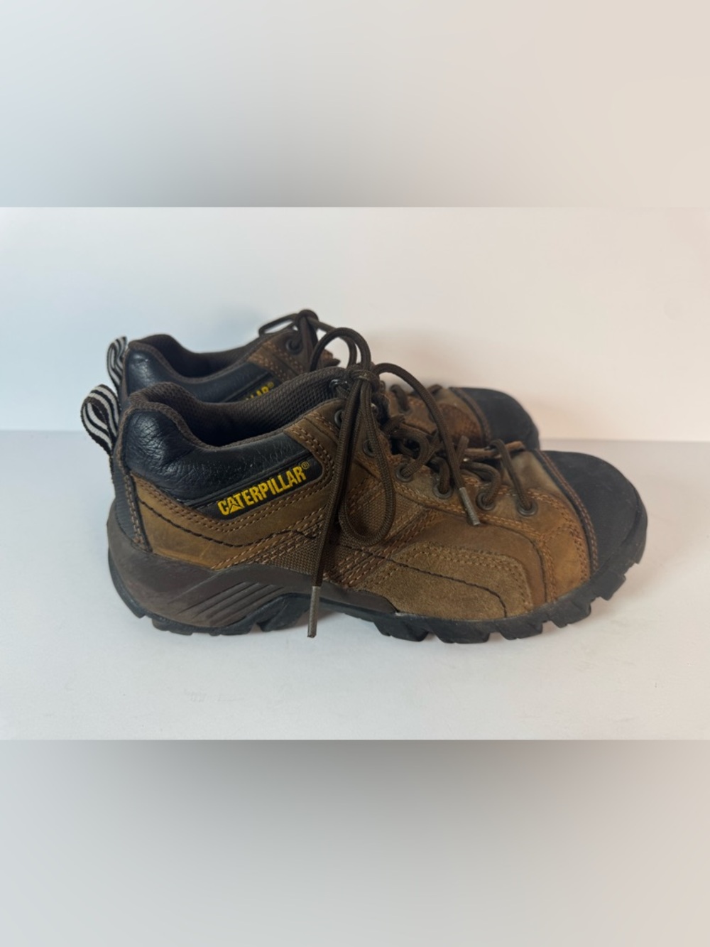 Caterpillar Cat composite toe work shoes size 8 engineered durability